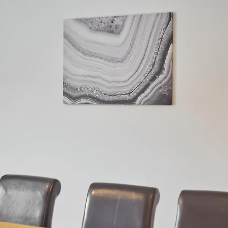 Apartment Six Skinningrove